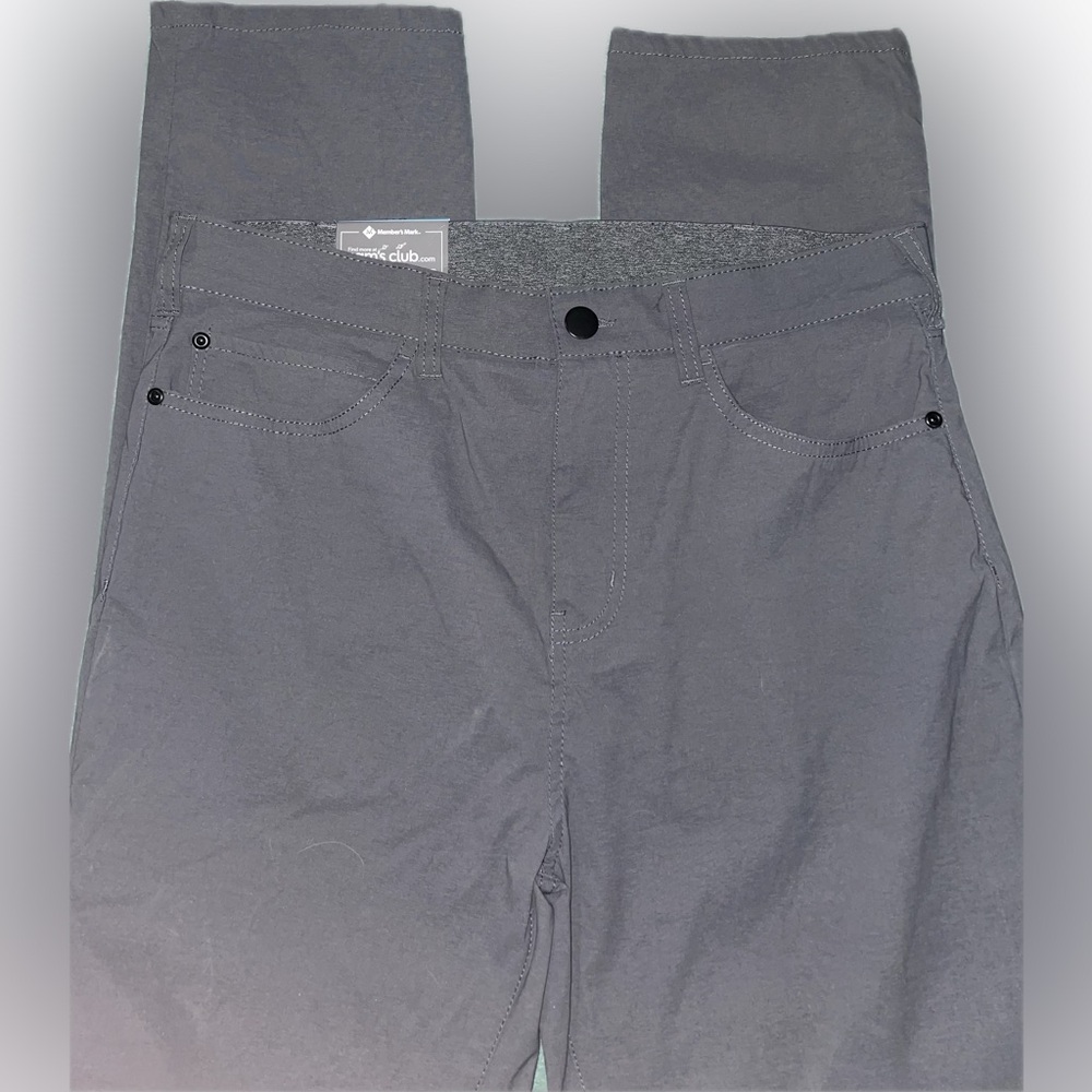 Denali Men's Flex Waistband Travel Pants in a straight fit, size 32x30.